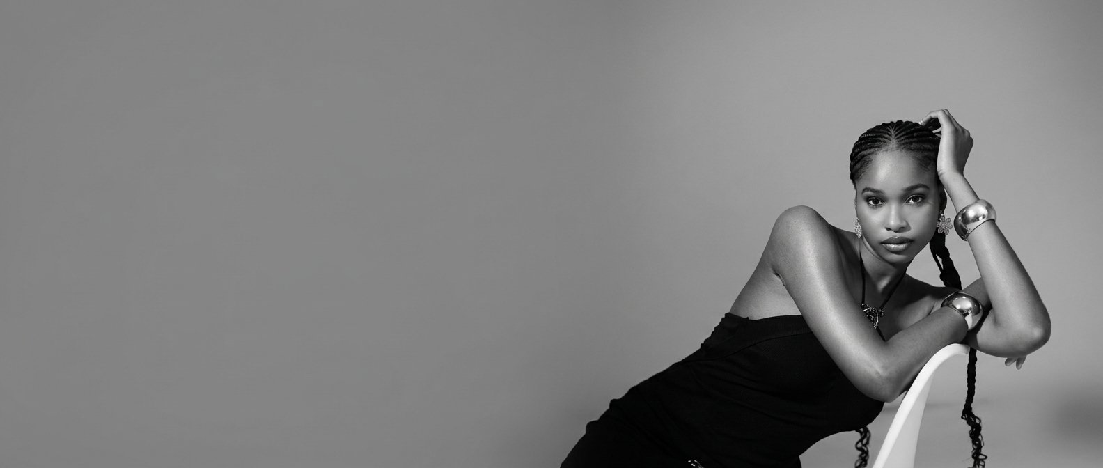 About Deluxe Glow Esthetic Bar beauty and aesthetics studio